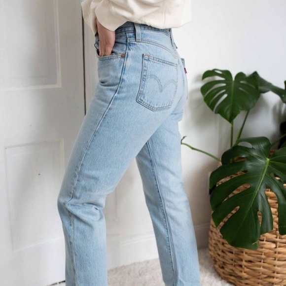 𝅺Levi’s 501S Light Wash High Waisted Jeans 31X32 - Picture 1 of 8